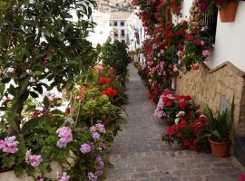 Hotel Photo: Casa de las Flores - a picture perfect location!