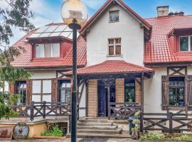 Фотографія готелю: Cozy Home In Raciaski Mlyn With Kitchen