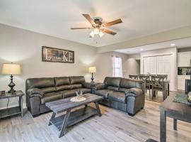 Ξενοδοχείο φωτογραφία: Cheerful Townhouse - Walk to Table Rock Lake!