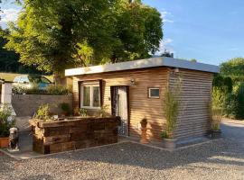 Die Pilgerbox, Tiny House trifft Urlaub, optional mit Sauna und Whirlpool, hotell sihtkohas Dahlem