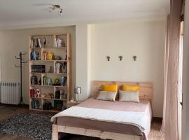 ホテル写真: Deluxe Studio com terraço e varanda privada - 'Casinha da Amoreira' Guesthouse