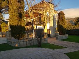 Foto di Hotel: For You Rentals CHALET SIERRA GUADARRAMA - LA PONDEROSA PON351