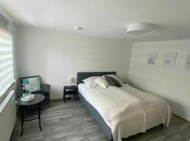 Hotel kuvat: Kleines Apartment in Siegburg-Kaldauen