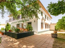 A picture of the hotel: Casa Rural Las Olivitas Alquiler completo