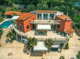 호텔 사진: Awesome Home In Ankaran With Jacuzzi, Sauna And Wifi