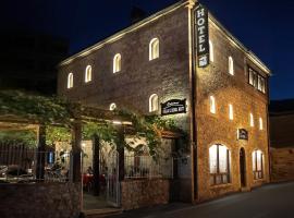 Hotel - Kulla e Zenel Beut, hotelli kohteessa Pejë