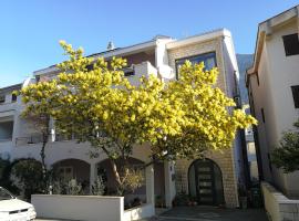 Hotel foto: Apartments and rooms with parking space Makarska - 18106