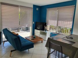 Hotel Photo: Charmant logement avec piscine