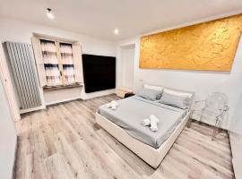 מלון צילום: [Abstract house] Design home in center of Turin