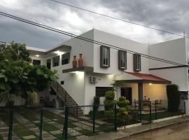 A picture of the hotel: Hotel Garden Suites Tonalá
