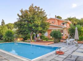 Hotelfotos: Villalara con piscina e vista mare