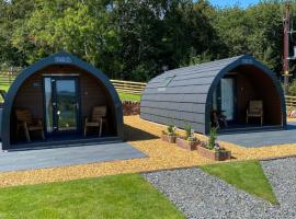 Hotel fotoğraf: Craigend Farm Holiday Pods - The Woolly Sheep