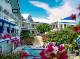 Santiago Cove Hotel and Restaurant