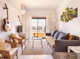 Hotel fotoğraf: JOIVY Deluxe apt with terrace in Costa da Caprica