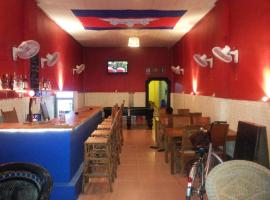 מלון צילום: Kampot Kenny's Guesthouse & Bar