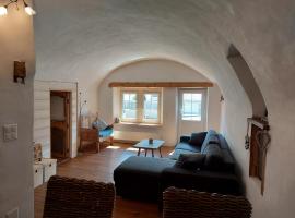 รูปภาพของโรงแรม: Appartement vouté en Gruyère dans l'Intyamon