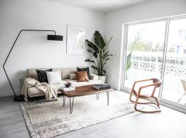 Cayman Luxury Rentals at The Grove, khách sạn ở Upper Land