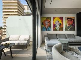 Hotel fotografie: Modern and Vibrant 2BR apartment with Private Balcony by Sea N' Rent