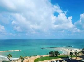 Foto di Hotel: Beautiful 2-Bedroom Sea-View apartment