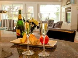 Crown Mansion Boutique Hotel & Villas