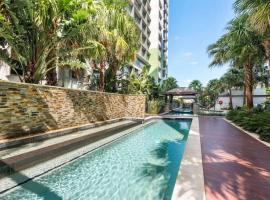 ホテル写真: Lovely 2 Bedroom unit Pool,Gym workspace & more