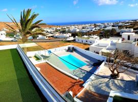 Фотографія готелю: Villa Vista Mar, 360 sqm, pool, whirlpool, gaming room, 85 sqm roof top