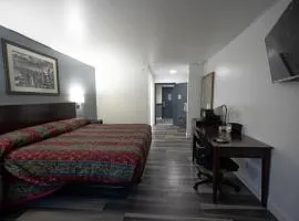 Greenwoods Inn & Suites