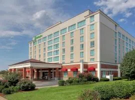 Holiday Inn University Plaza-Bowling Green, an IHG Hotel, hotel in Bowling Green