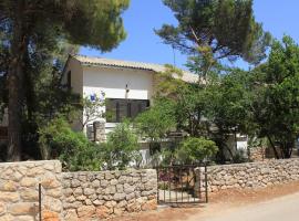 Seaside holiday house Artatore, Losinj - 7937, hotel in Cunski