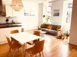 Hotel fotoğraf: Helle 4 Zimmer Familien-Wohnung mit Balkon! Schloss Schönbrunn in Gehdistanz