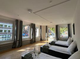 Hotel Photo: Shared Apartment at Heumarkt, City Center