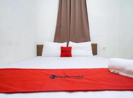 Hotel fotografie: RedDoorz near Ekowisata Mangrove Belawan