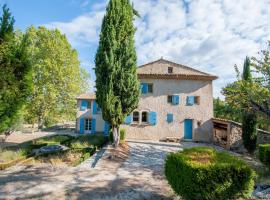 ホテル写真: Bastide with pool and panoramic views