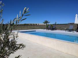 Hotel foto: Domaine Dolce Vitae - Maison avec piscine et spa privés