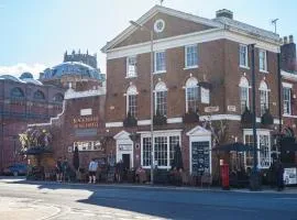 24 Catharine Street Hotel