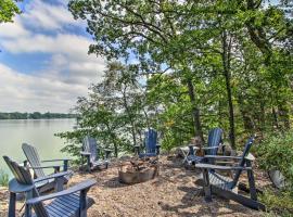 Hotel Photo: Lower Unit of Cabin Shared Dock and Fire Pit!