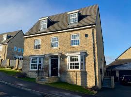 A picture of the hotel: Holly House - Executive Rural Home with Jacuzzi