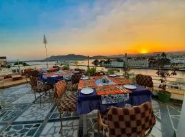 Hotel Mewar Haveli - At Lake Pichola