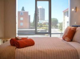 Hotel Foto: Modern 1 bed-walk Casino riverfront 5 mins to CBD