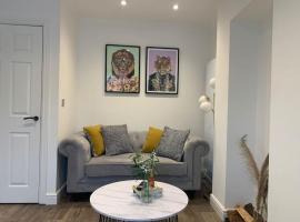 Hotel Photo: Alto - lovely 2-bedroom serviced apartment in Bristol