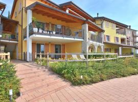 Fotos de Hotel: Apartment Borgo Montagna With Pool