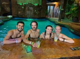 Arenal Poshpacker Boutique Urban Tropical Hotel, hotel em La Fortuna