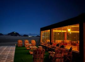 Hasan Zawaideh luxury camp 2, hotel em Wadi Rum
