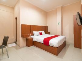 Hotel Photo: RedDoorz Syariah near RS Mata Padang