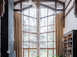 Дом у озера, hôtel à Borovoe