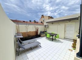 รูปภาพของโรงแรม: Plein centre Appartement climatisé et spacieux avec grande terrasse sur le toit à Nice