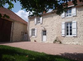 Hotel Foto: Gîte Saint-Priest-d'Andelot, 4 pièces, 6 personnes - FR-1-489-169