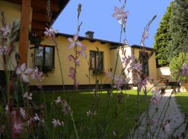 A picture of the hotel: Appartement Ferienhaus Sonnenhain