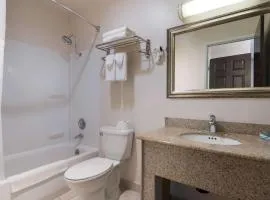 Rodeway Inn & Suites Portland West - Beaverton