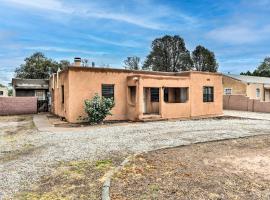 होटल की एक तस्वीर: Adobe Albuquerque Home about 5 Mi to Old Town!